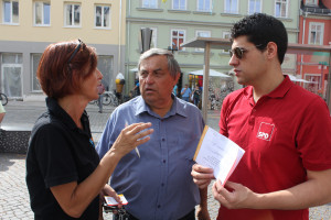 SPD-Stadtverbandsvorsitzender Stefan Sauerteig (rechts) hatte alles im Griff.